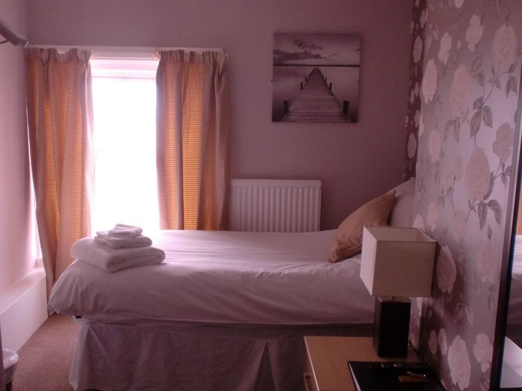 The Two Lifeboats Bed & Breakfast Sheringham Exterior photo
