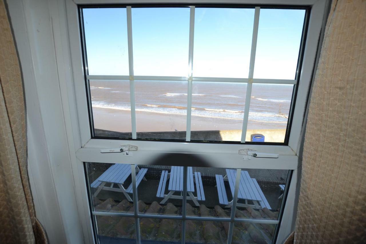 The Two Lifeboats Bed & Breakfast Sheringham Exterior photo