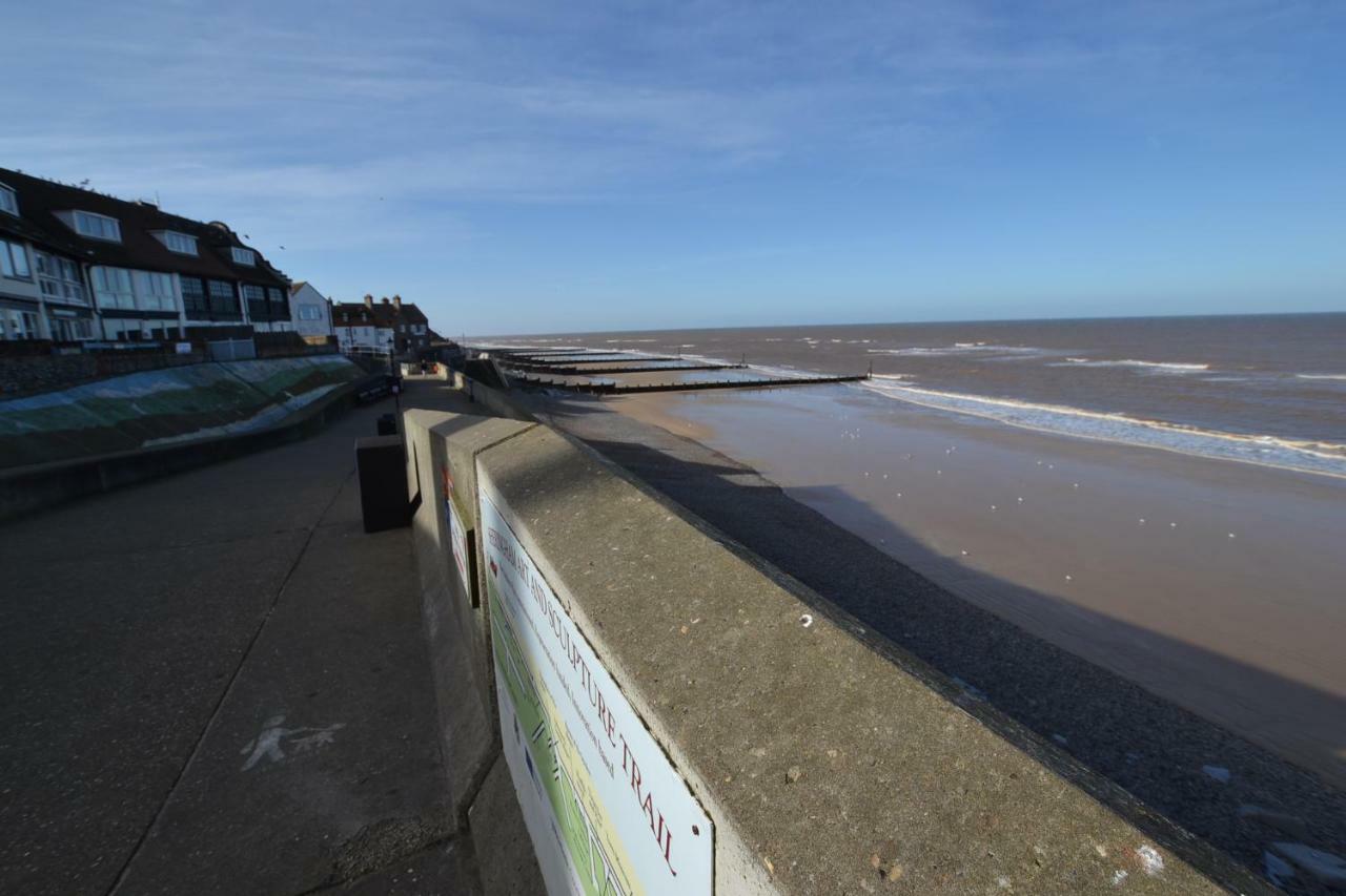 The Two Lifeboats Bed & Breakfast Sheringham Exterior photo