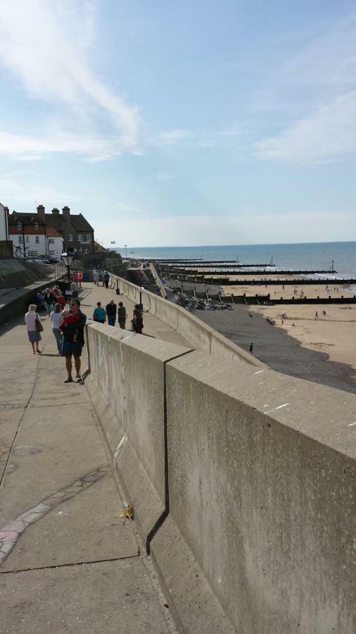 The Two Lifeboats Bed & Breakfast Sheringham Exterior photo